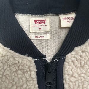 Levi's Sherpa pull over